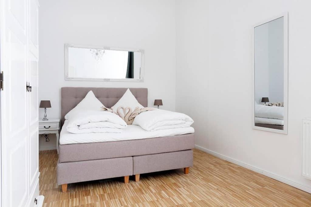 Sc 06 By Rockchair Apartments L Superhost Status L 4 Bedrooms Boxspringbeds 2 Bathrooms Balcony Elevator - Cozy Family & Business Flair Welcomes You! Berlim Exterior foto