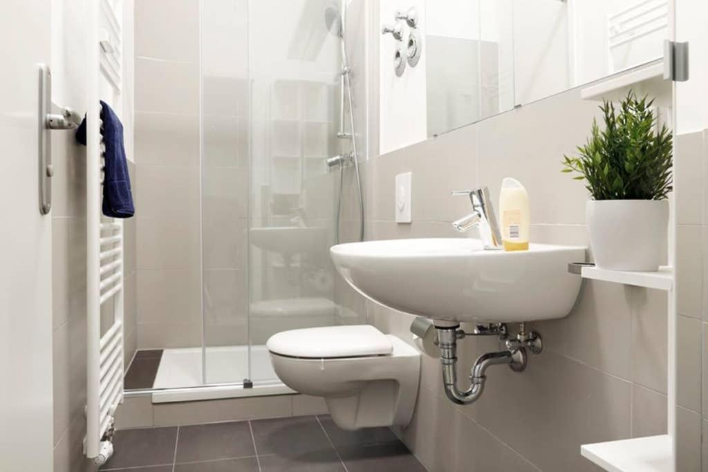 Sc 06 By Rockchair Apartments L Superhost Status L 4 Bedrooms Boxspringbeds 2 Bathrooms Balcony Elevator - Cozy Family & Business Flair Welcomes You! Berlim Exterior foto